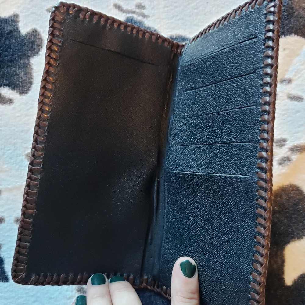 Womans Tooled Leather Wallet - Picture 6 of 6